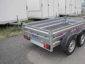 Remorca 750 kg doua axe, Carte RAR, numar rosu