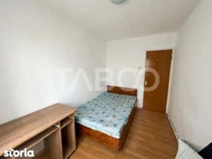 Apartament 3 camere cu balcon si pivnita in zona Mihai Viteazu — miniatura 6