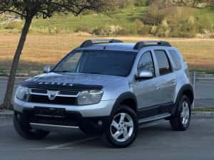 Dacia Duster / 4x4 / 2011 / Diesel / / Euro 5 / Top