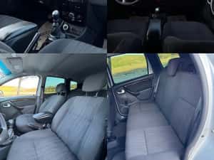 Dacia Duster / 4x4 / 2011 / Diesel / / Euro 5 / Top — miniatura 6