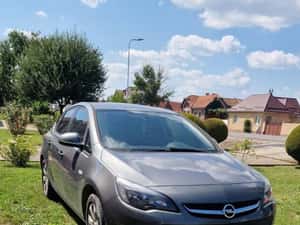 Vând Opel Astra Notchback 1.4 Turbo benzină, 140 CP