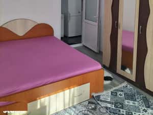 Închiriez garsonieră etajul 1, zona Iulia Zamfirescu. — miniatura 1