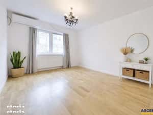 Central, calibrat estetic, smart lock, areal apreciat, Brasov
