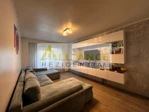 Apartament 3 camere | Renovat complet | 8 minute Aparatorii Patriei — miniatura 2