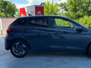 Hyundai i20 1.2 L 84CP 5DR LED Line — miniatura 4
