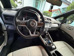 Vând Nissan Leaf 40 kWh, an fabricație 2018, în stare foarte bună.