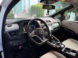Vând Nissan Leaf 40 kWh, an fabricație 2018, în stare foarte bună. — miniatura 4