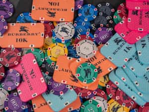 Masa Burberry + Scaune Burberry + Jetoane Burberry POKER set complet — miniatura 7