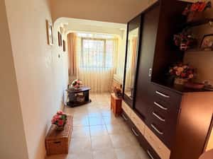 Inchiriez apartament cu 2 camere, zona Marasesti — miniatura 3
