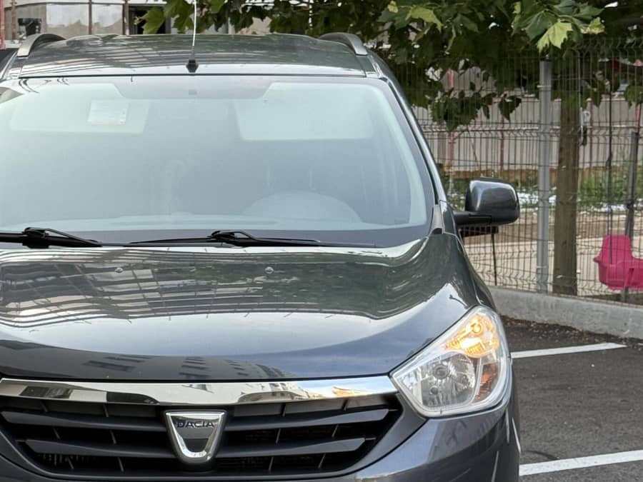 Dacia Lodgy 1.5 dci Manuală 110 HP Diesel — fotografie 1 din 7