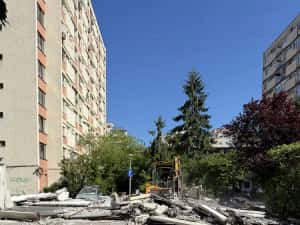 Firma Autorizata Demolam Garaje de Beton sau Tabla — miniatura 6