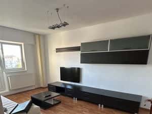 Inchiriez Apartament 2 camere, decomandat