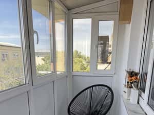 2 semidecomandate Craiovita Fortuna 4/4 56 mp mobilat utilat — miniatura 1