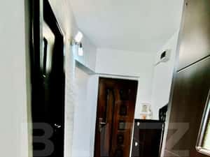Apartament cu 2 camere 42 mp. semidecomandat, cu loc de parcare — miniatura 4