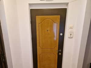 Apartament 2 camere, et. 2/4, decomandat, renovat, nord, Pitesti. — miniatura 2