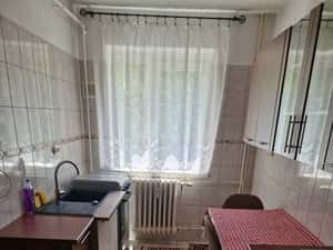 Apartament 2 camere, et. 2/4, decomandat, renovat, nord, Pitesti. — miniatura 3