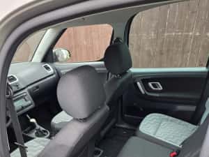 Skoda Romster benzina — miniatura 5