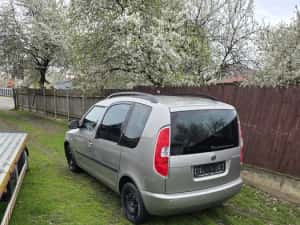 Skoda Romster benzina — miniatura 9