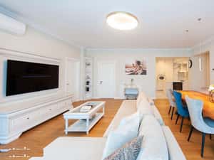 Apartament spațios cu facilități moderne în Băneasa — miniatura 2