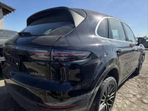 Porsche Cayenne E-Hybrid  Platinum  AVARIAT — miniatura 3