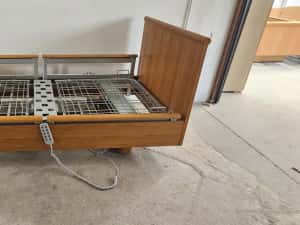 Pat electric cu telecomanda ,pat spital ,pat ingrijire bolnavi/batrani — miniatura 6