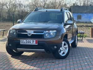 Dacia duster model Prestigi 4x4 — miniatura 1