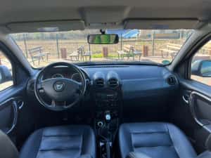 Dacia duster model Prestigi 4x4 — miniatura 4