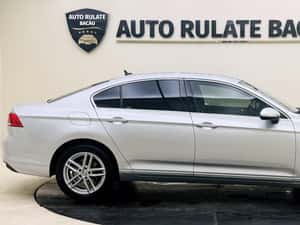 Volkswagen Passat Automată 120 HP Diesel — miniatura 3