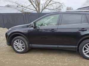 Toyota RAV 4 hibrid cu 300.000 km — miniatura 2