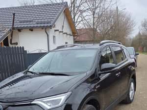 Toyota RAV 4 hibrid cu 300.000 km — miniatura 3