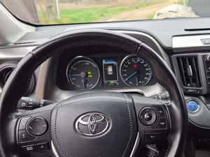 Toyota RAV 4 hibrid cu 300.000 km — miniatura 5