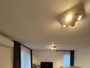 Apartament cu 2 camere, balcon și parcare