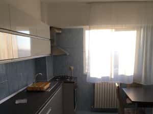 Inchiriez apartament central