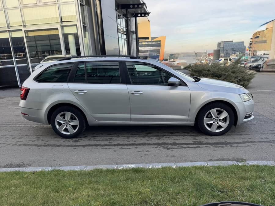 Skoda Octavia Automată 149 HP Diesel — fotografie 1 din 7