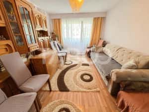 Apartament cu 2 camere de vanzare etaj 3 in Cartierul Intre Lacuri