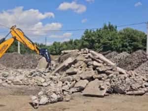 Inchiriere Utilaj Concasor mobil MOLOZ Demolari Iasi Vaslui Bacau Neamt Suceava Botosani — miniatura 5