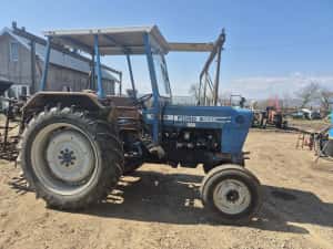 Tractor Ford 4600-66 cai — miniatura 3