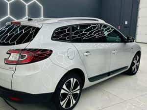 RENAULT MEGANE BOSE — miniatura 4