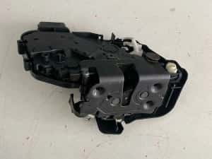 Broasca incuietoare usa dreapta spate RHD VOLVO S80 2007 30784494 31416680 — miniatura 4