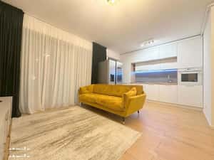 Apartament cu 3 camere, zona Lipovei