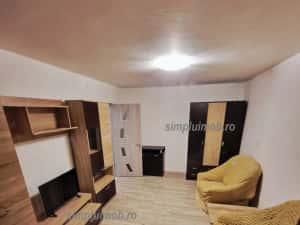 2 Camere Decomandat Renovat Sector 4 Resita/Huedin — miniatura 3