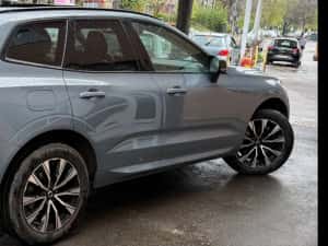 VOLVO XC 60 DARK Inscription 2023 2.0 197Cp E6 Hybrid 4WD Panoramic Ful led Camera 150000 Km — miniatura 3