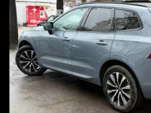 VOLVO XC 60 DARK Inscription 2023 2.0 197Cp E6 Hybrid 4WD Panoramic Ful led Camera 150000 Km — miniatura 4
