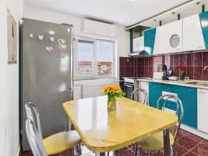 Apartament cu 3 camere, decomandat, centrala proprie Girocului — miniatura 1