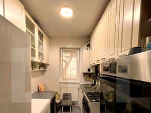 Apartament de 2 camere, parter,  zona Primaverii — miniatura 5