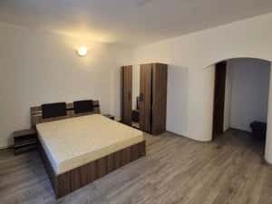 Inchiriez apartament 3 camere Central — miniatura 5