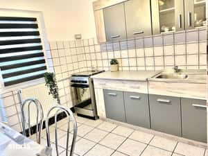 Inchiriez apartament 55 mp cu 1 camera cu centrala. — miniatura 5