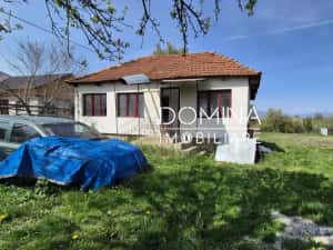 Vânzare casă 2 camere, cu teren 969 mp, situată în Telești — miniatura 2
