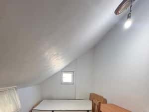1 camera la vila 12 mp 2 bai bucatarie la comun cu 3 cam pret 120 eur — miniatura 2