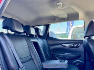 Nissan Qashqai Automată 130 HP Diesel - 2015 — miniatura 4